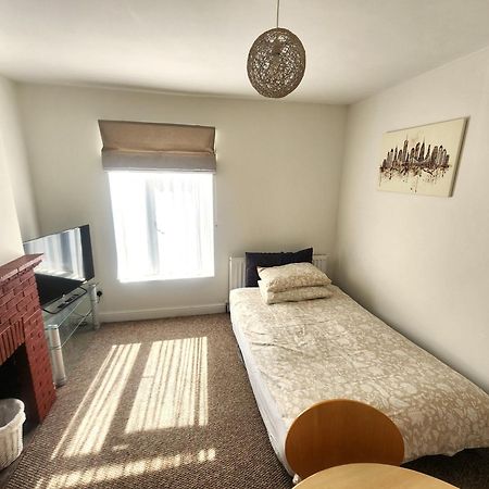 Bassett Flat With 2 Bedrooms And Superfast Wi-Fi Sittingbourne Εξωτερικό φωτογραφία