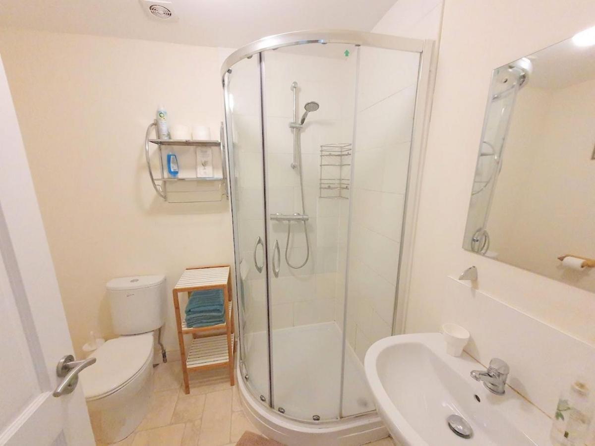 Bassett Flat With 2 Bedrooms And Superfast Wi-Fi Sittingbourne Εξωτερικό φωτογραφία